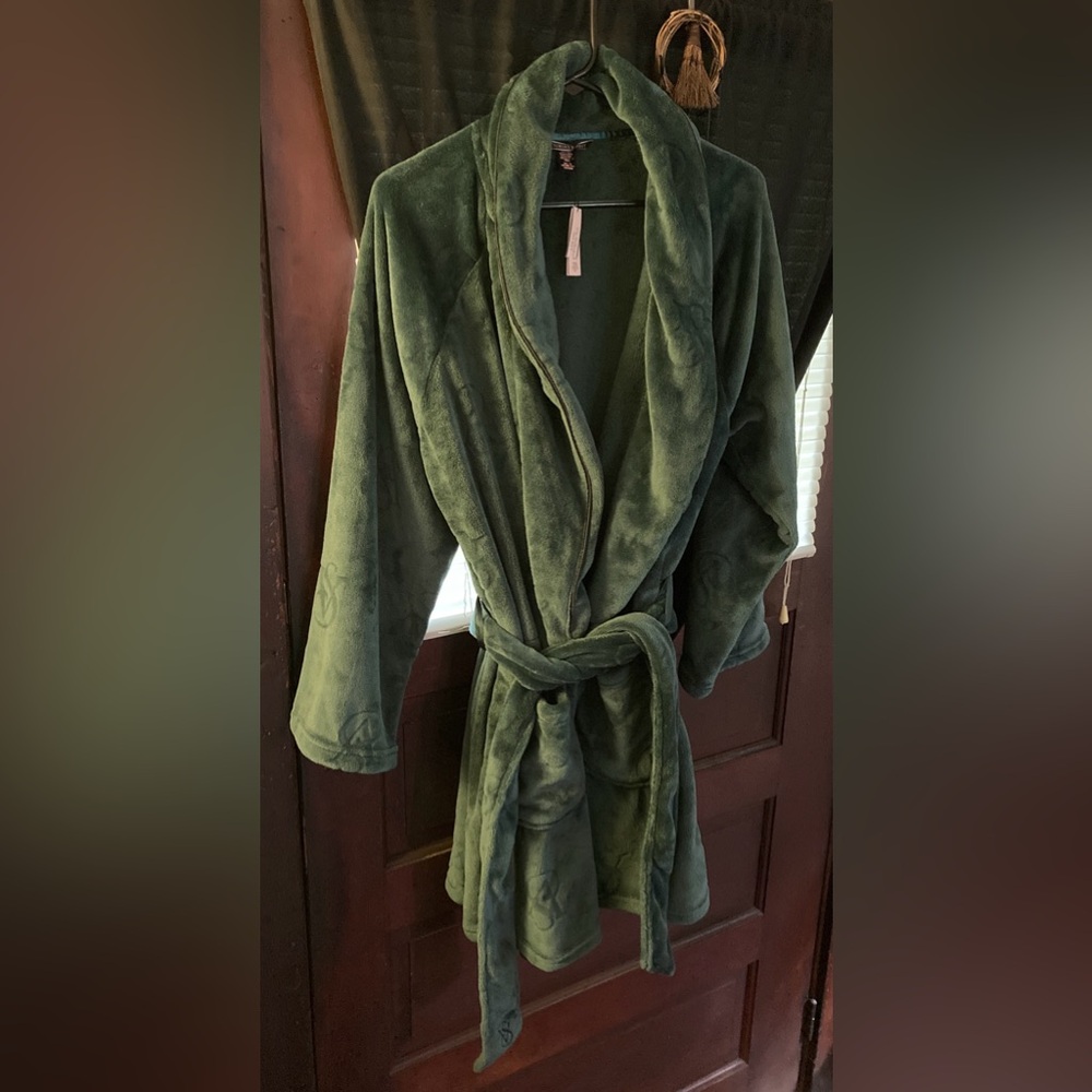 Victoria’s Secret Robe NWT